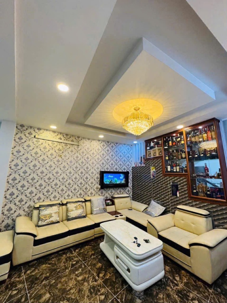 Bán nhà Tân Bình, nhà đẹp như khách sạn 5 sao, diện tích 46m2 ngang 4m, giá 5,6 tỷ