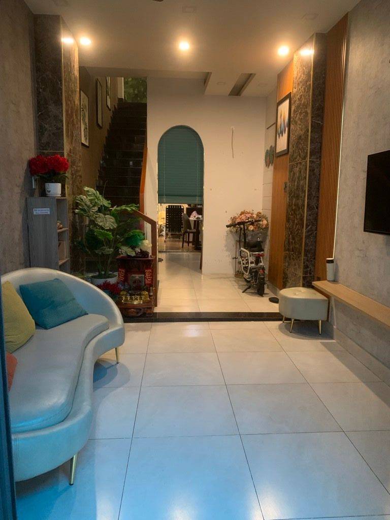 Bán nhà Nguyễn Trãi, Quận 5, vị trí cực kỳ đắc địa, khu trung tâm sầm uất của Sài Gòn