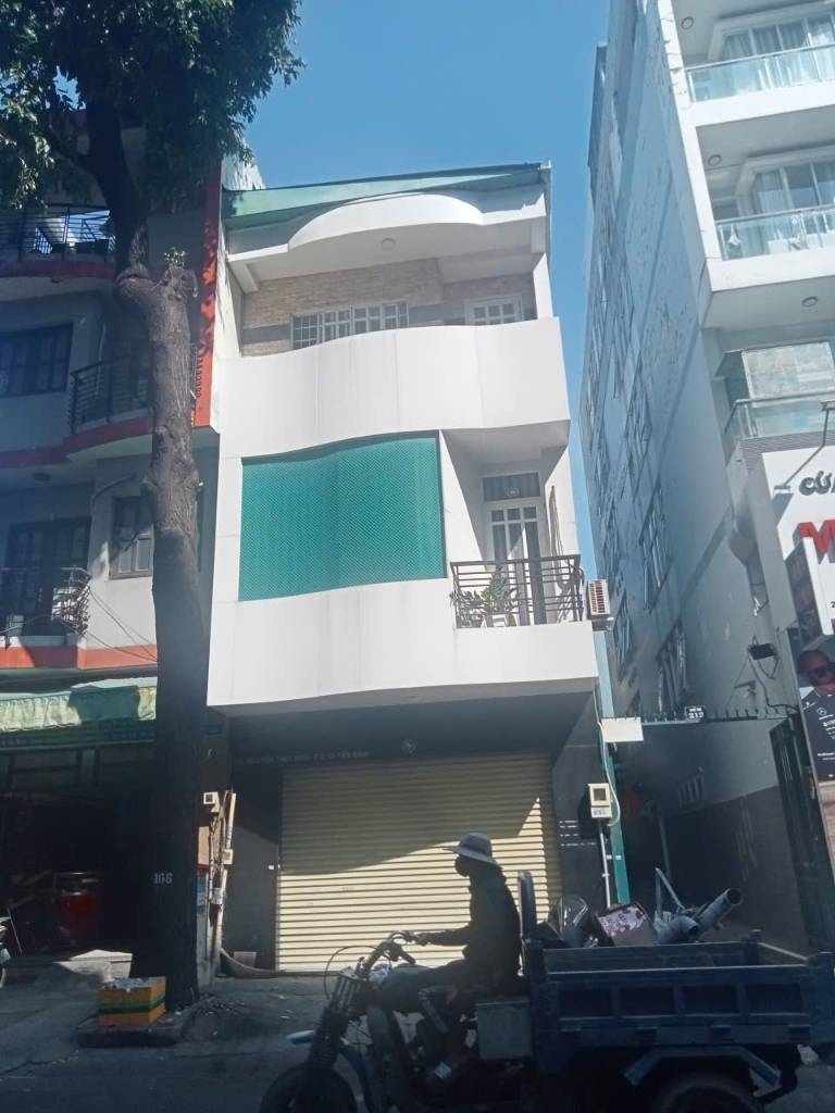 Bán nhà lô góc MTKD Nguyễn Thái Bình K300, ngang 5m vuông đẹp, 3 tầng, giá nhỉnh 21 tỷ