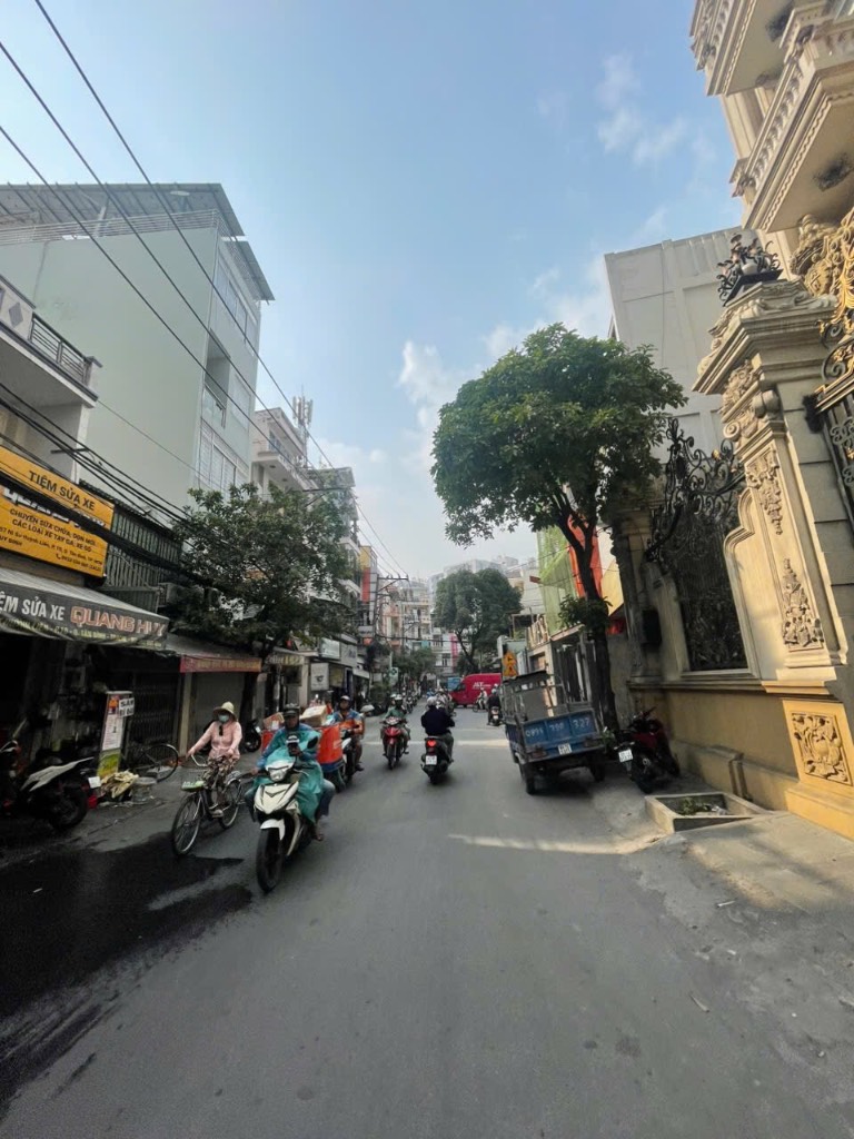 Bán nhà 4 tầng Tân Bình gần chung cư Bàu Cát, DTSD 225m², ngang 4m, giá 7,3 tỷ
