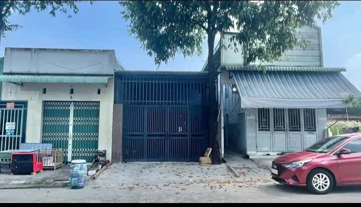 Chính chủ bán dãy trọ gần ĐH Việt Đức, 150m² giá 725 triệu, có thu nhập, sổ sẵn