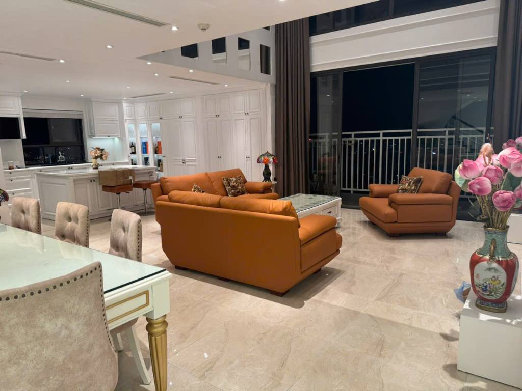 Bán căn hộ Penthouse AZ Lâm Viên Cầu Giấy, dt 255m2 Full nội thất mới, sẵn sổ hồng
