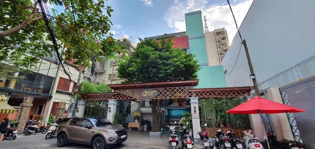 Bán nhà mặt tiền 179B Hai Bà Trưng, Quận 3 DT 15x28m, hầm 3 tầng, HĐT 9.000$, giá bán 163 tỷ TL