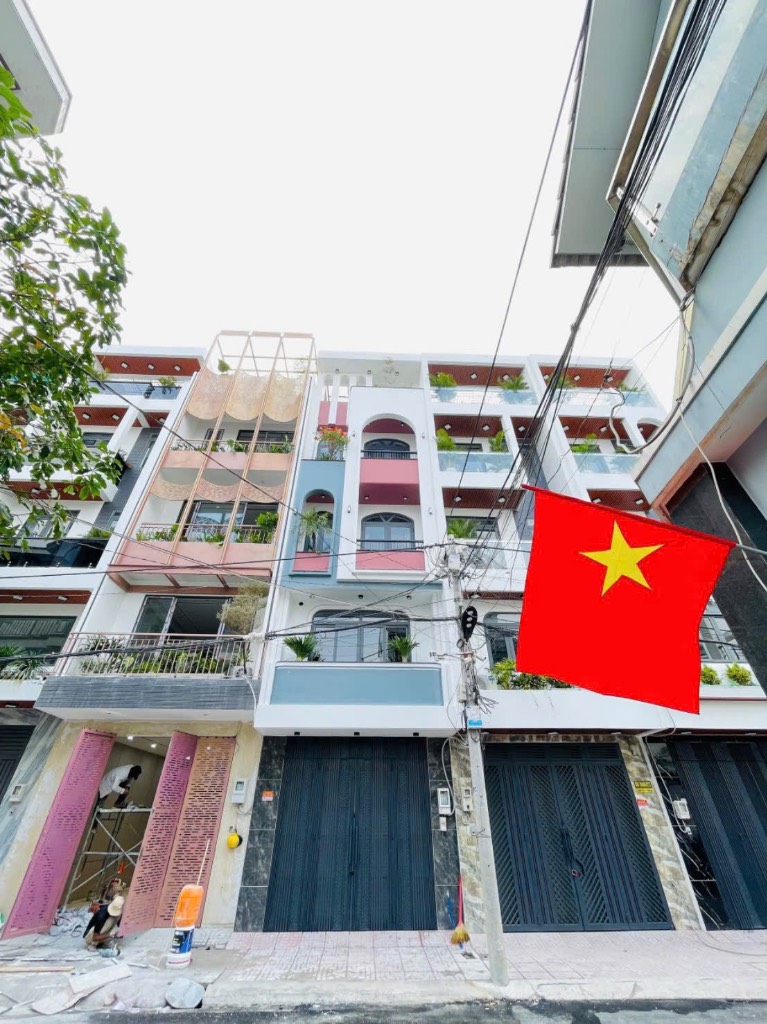 Bán nhà Thạnh Xuân 25, Quận 12, 5 tầng có thang máy, đường thông, giá tốt 7.6 tỷ
