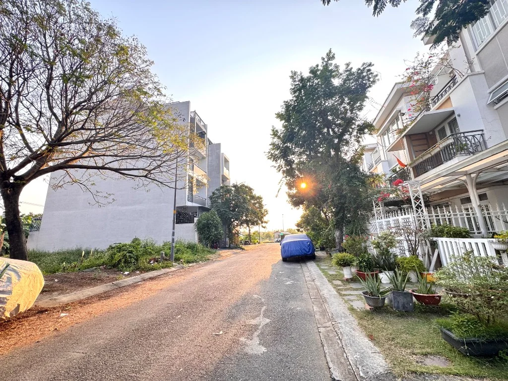 BÁN NHANH LÔ ĐẤT ĐẸP VIỆT PHÚ GARDEN, ĐƯỜNG SỐ 18 BÌNH CHÁNH, DT 100M² – GIÁ TỐT