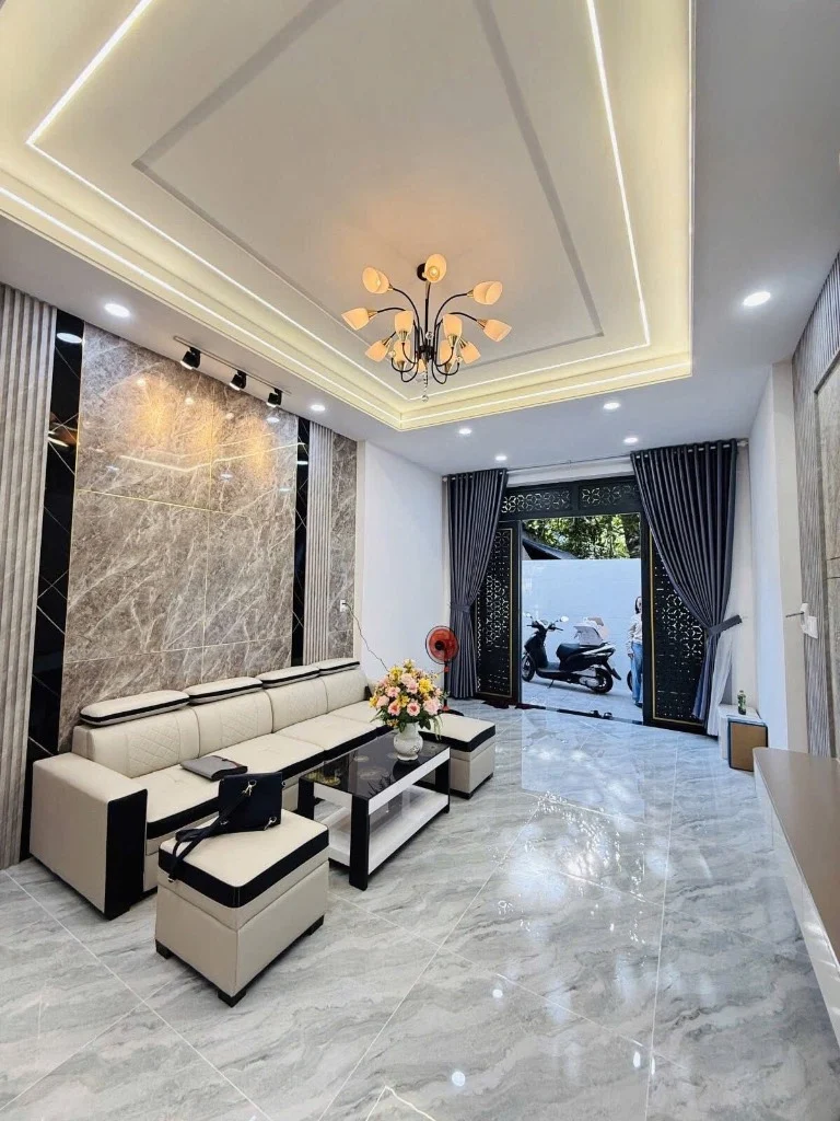 ĐỊNH CƯ NƯỚC NGOÀI, BÁN GẤP NHÀ HIỆP BÌNH PHƯỚC, THỦ ĐỨC, SÁT QL13, DT 52M2 SHR, GẦN CHỢ, GIÁ 990TR