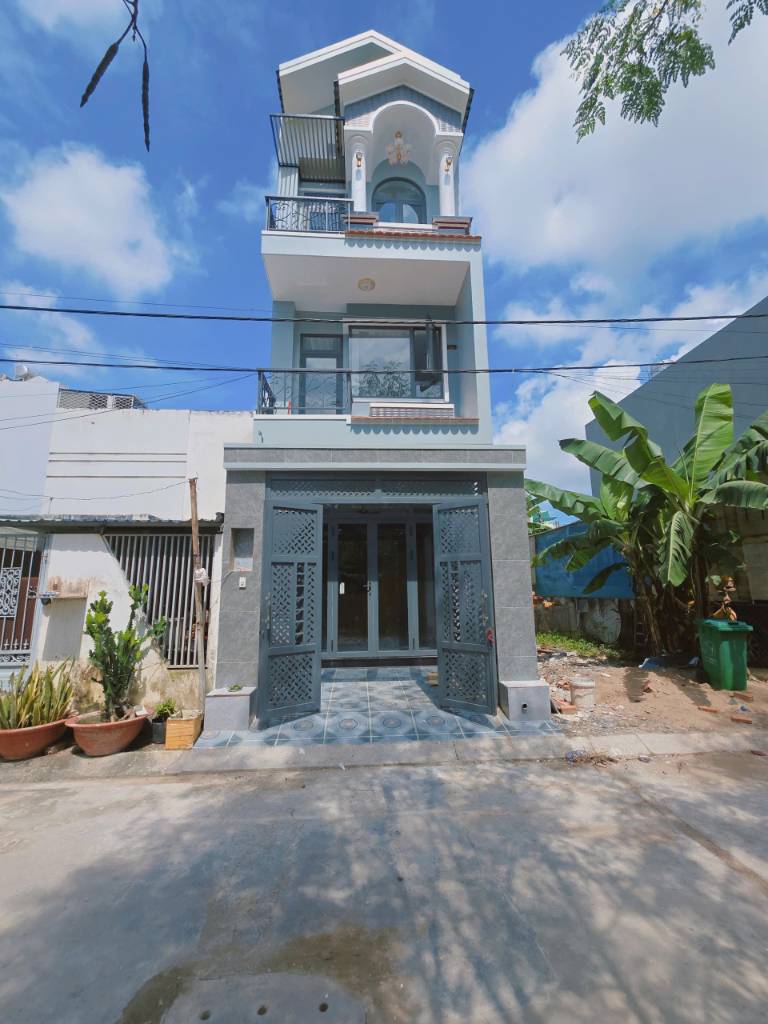 Bán nhà KDC Châu Long gần vinhome Quận 9, mới xây 3 tầng, giá 5,6 tỷ