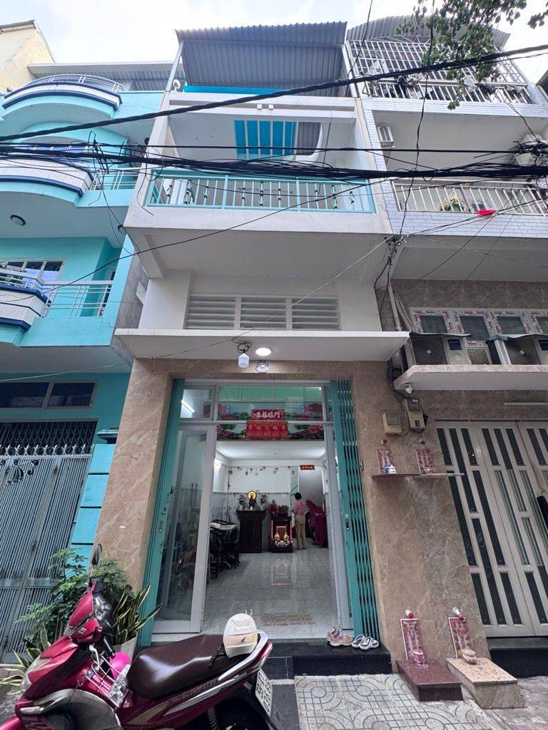Bán nhà Thái Phiên, Quận 11, hẻm 4m thông đường 3/2, 32m2 3 tầng ban công thoáng