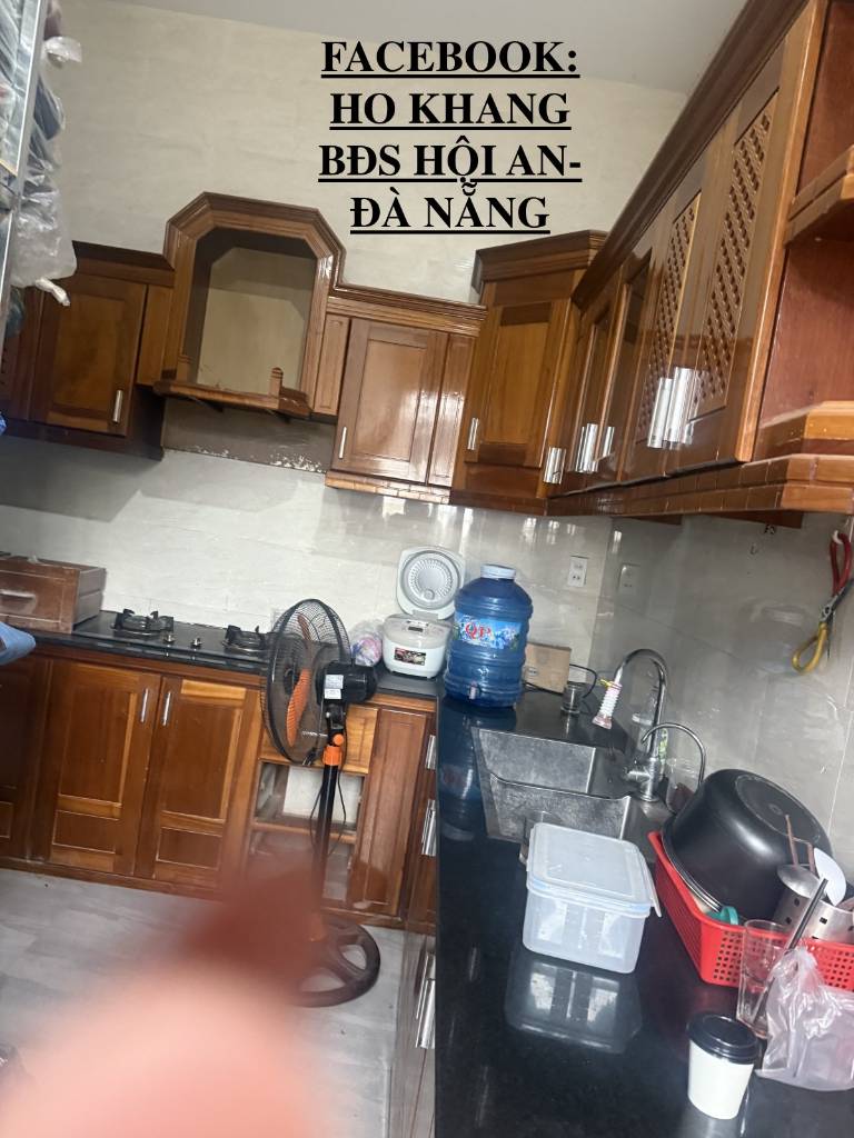 Bán nhà mặt tiền Lê Hồng Phong, Hội An, hơn 200m2 nhà 2 tầng hiện đại, giá 13.5 tỷ