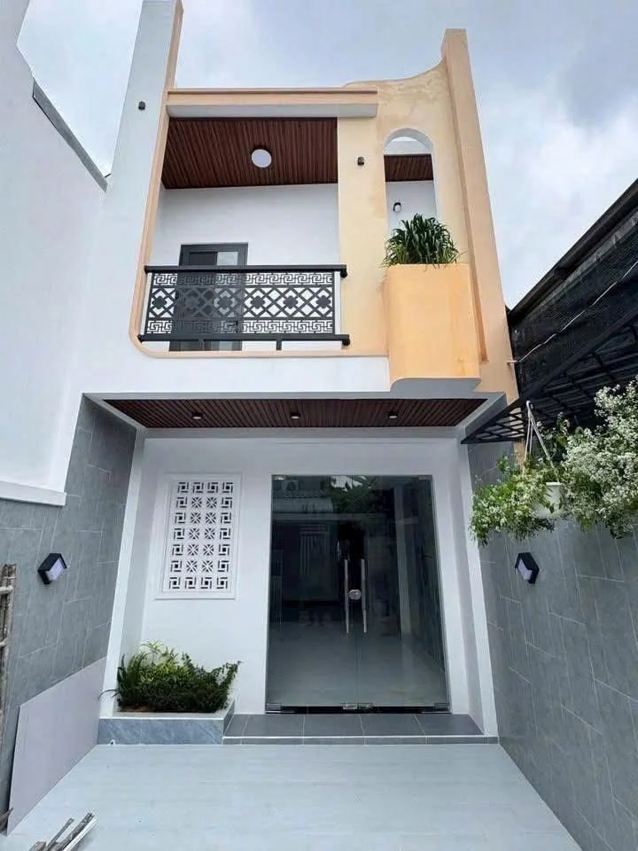 Bán nhà Tân Túc, Bình Chánh, trệt 1 lầu sổ riêng, hẻm ô tô thông, giá rẻ 1.5  ỷ bớt lộc