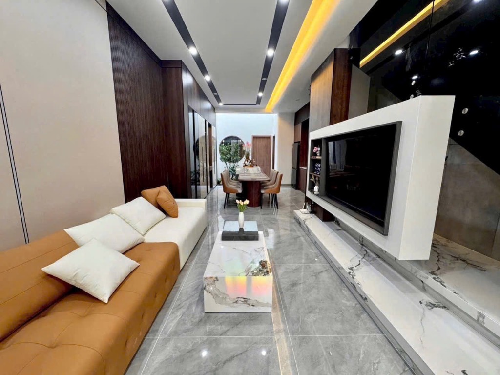 Chủ gửi bán căn nhà Phước Hưng Bà Rịa - Vũng Tàu, 1 trệt 2 lầu mới, sát trung tâm