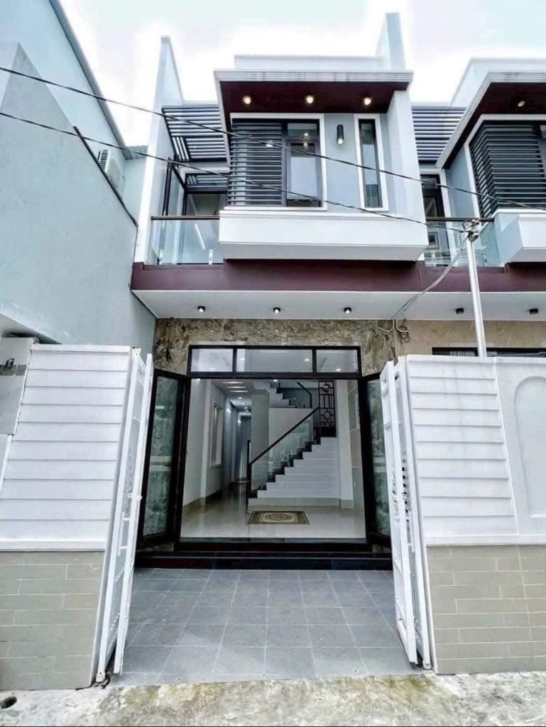 Bán nhà tại 18b Bình Chánh, diện tích 93m2, 4 phòng ngủ, nhà trống, giá 1,55 tỷ