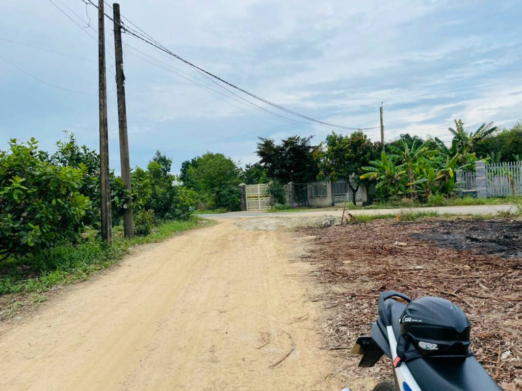 Bán đất xã Phú Ngọc Định Quán, ngay Okvip có báo nhiều trang gần Quốc lộ 20, trung tâm, đường ô tô, sổ riêng