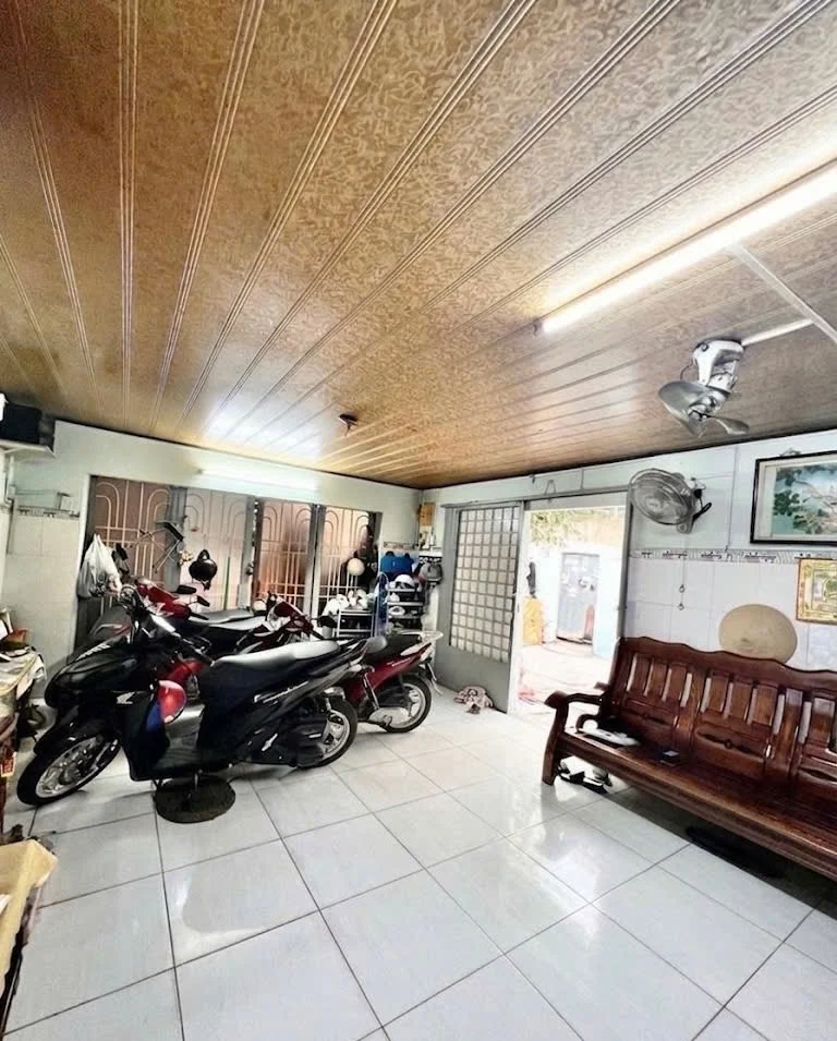 Bán gấp nhà An Dương Vương Bình Tân, dt 72m2 oto đỗ cửa, giá chỉ 4,9 tỷ