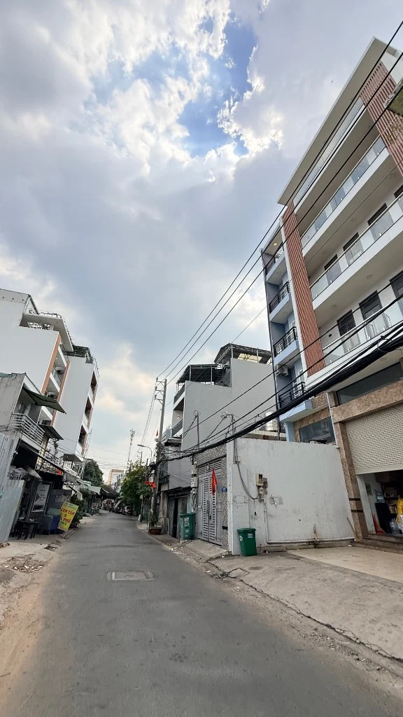 Bán tòa nhà đường Lê Đình Cẩn Bình Tân, hẻm 8m thông, dt 275m2, 5 tầng thang máy