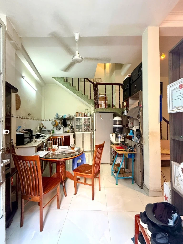 Bán nhà Võ Văn Tần Quận 3, nhà cứng cáp 1 đời chủ, giá 6,8 tỷ thương lượng chính chủ