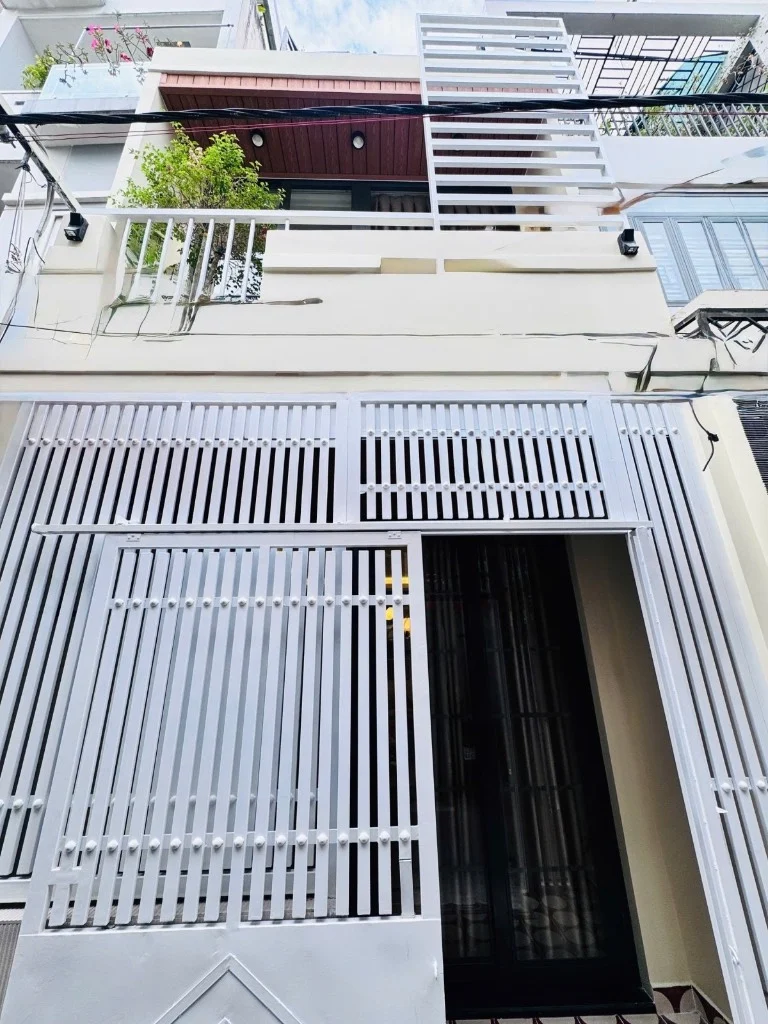 Bán nhà Tô Hiến Thành Quận 10, sát nhà ga Metro số 2, 42m², 2 tầng, 2PN, giá 7.3 tỷ