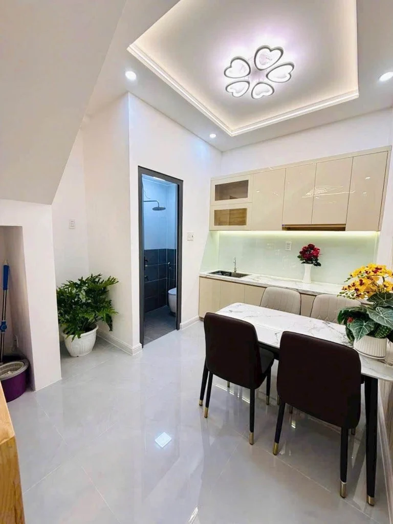 Bán nhà hẻm xe hơi Lê Đức Thọ, Gò Vấp, 32m², 2PN, full nội thất, giá 3,58 tỷ