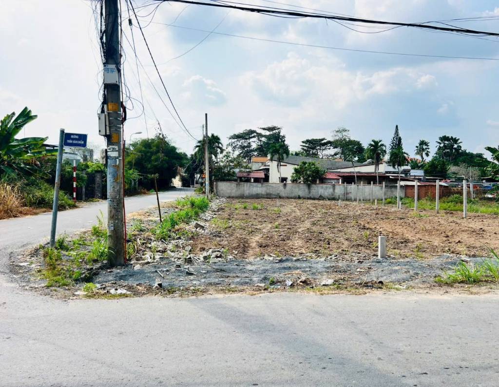 Bán lô góc 2 mặt tiền Trần Văn Chẩm, Củ Chi, 134m², sổ mới 2025, ngay công viên nước