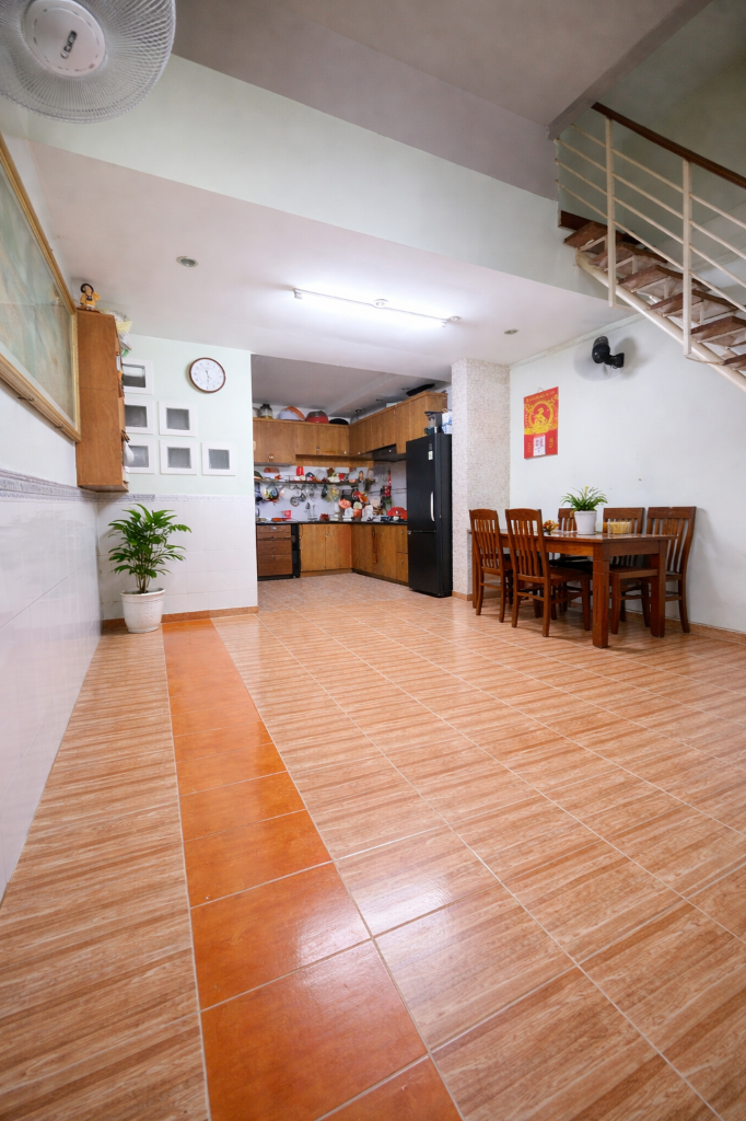 Bán gấp nhà Bùi Tư Toàn, Bình Tân, gần bx Miền Tây, 37m2 ôtô đỗ cửa, ở ngay giá 3.75 tỷ