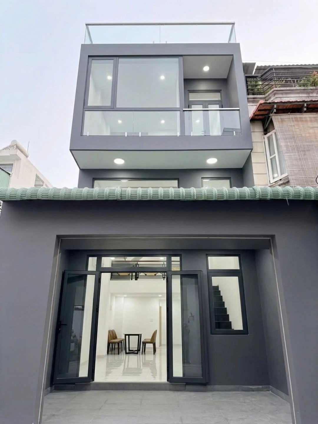 Bán nhà gần KCX Tân Thuận, Huỳnh Tấn Phát, Quận 7, dt 4.5x12m, 3 tầng, sổ riêng