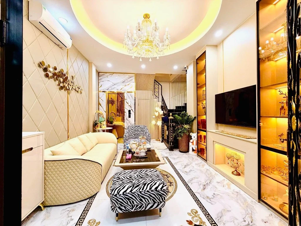 Bán nhà Tân Mai Hoàng Mai, 5 tầng thang máy, 30/35m2 mặt tiền 3,8m, giá 9.75 tỷ, nội thất sịn sò