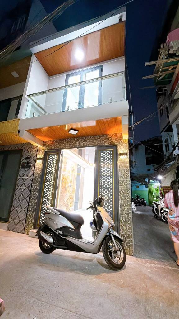 Bán nhà Hưng Long Bình Chánh, dt 63m2, sổ hồng riêng, ngân hàng thanh lý