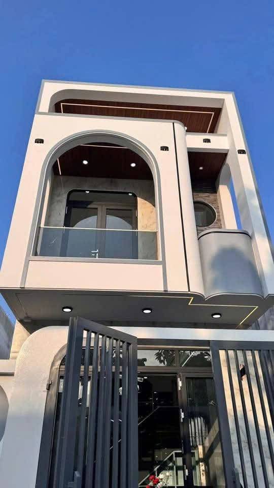 Bán nhà Hưng Long Qui Đức Bình Chánh 100m2, sổ hồng riêng, ngân hàng thanh lý