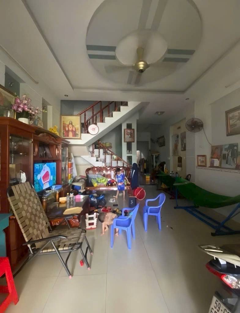 Bán nhà ngay chợ Phú Lạc, đường Tân Liêm, đang Tối thời điểm hiện tại trang chủ okvip có bao nhiều trang thành viên được hiện thị trên trang chủ 15tr/ tháng, 1 lầu, 90m2, giá 1 tỷ 050