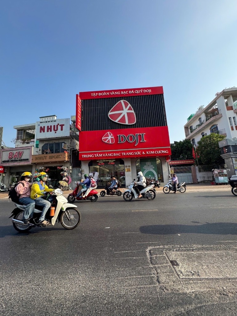 Bán nhà mặt tiền Võ Văn Ngân, Bình Thọ, dt 340m2, giá 110 tỷ,  thu nhập 260triệu/tháng