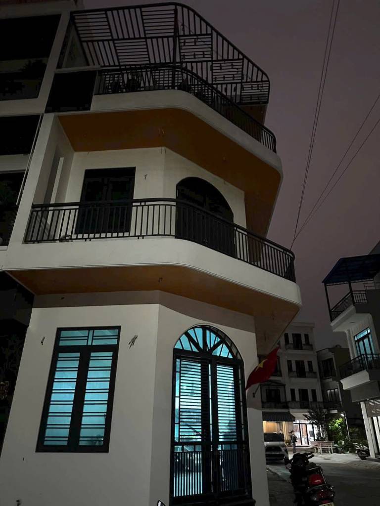 Bán căn nhà 3 tầng KDC Ngọc Châu, Đông Triều,  Hải Dương, dt 64.75m2, 3 ngủ, giá 4,18 tỷ
