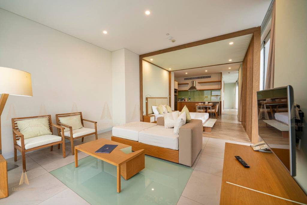 Sập hầm, bán căn 2PN Fusion Suites, mặt biển Mỹ Khê, dòng tiền tốt, sổ sẵn, view trực biển