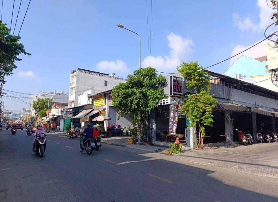 Bán nhà MT Trương Phước Phan, Bình Tân, 5x16m nhà cấp 4, kinh doanh sầm uất, giá 8.2 tỷ