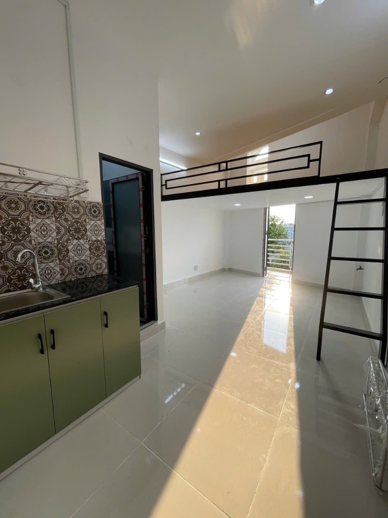 CHO THUÊ PHÒNG ĐINH BỘ LĨNH, BÌNH THẠNH, 40M2 CÓ GÁC, BAN CÔNG SIÊU THOÁNG, NGAY HÀNG XANH