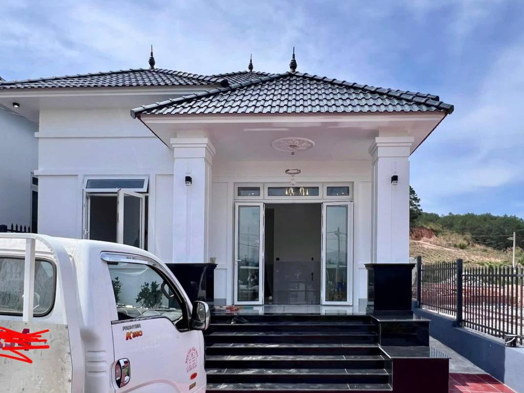 Bán nhà nghỉ dưỡng DT725, Nam Ban, Lâm Hà, DT 339m2, giá 3 tỷ, 3 phòng ngủ, sân vườn