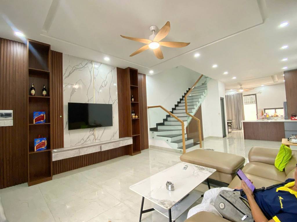 Bán nhà 3 tầng KĐT Mỹ Gia gói 7, Nha Trang, 100m2 ngang 5m, 3PN 4WC đầy đủ nội thất