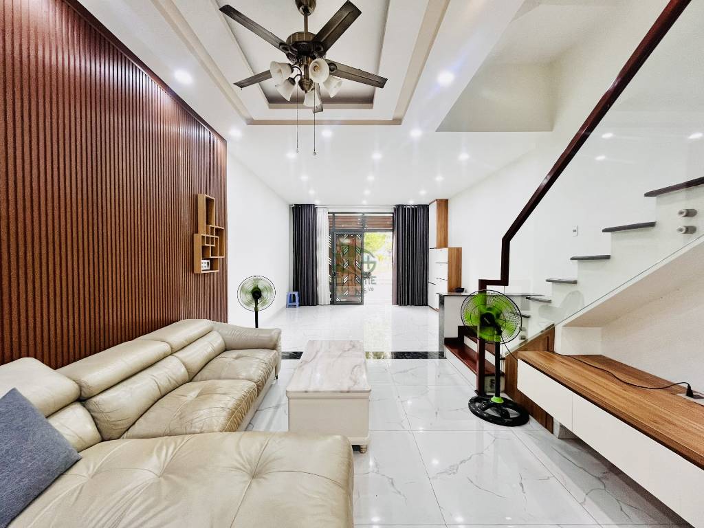CHO THUÊ NHÀ KHU HÀ QUANG 1, NHA TRANG, NHÀ ĐẸP 3 TẦNG 3 PHÒNG NGỦ, GIÁ 18 TRIỆU/THÁNG