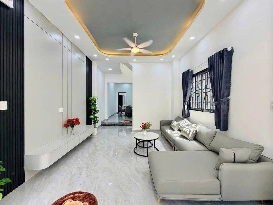 Bán nhà đường Cao Lỗ Quận 8, dt 60m2 giá rẻ, full nội thất sổ hồng riêng