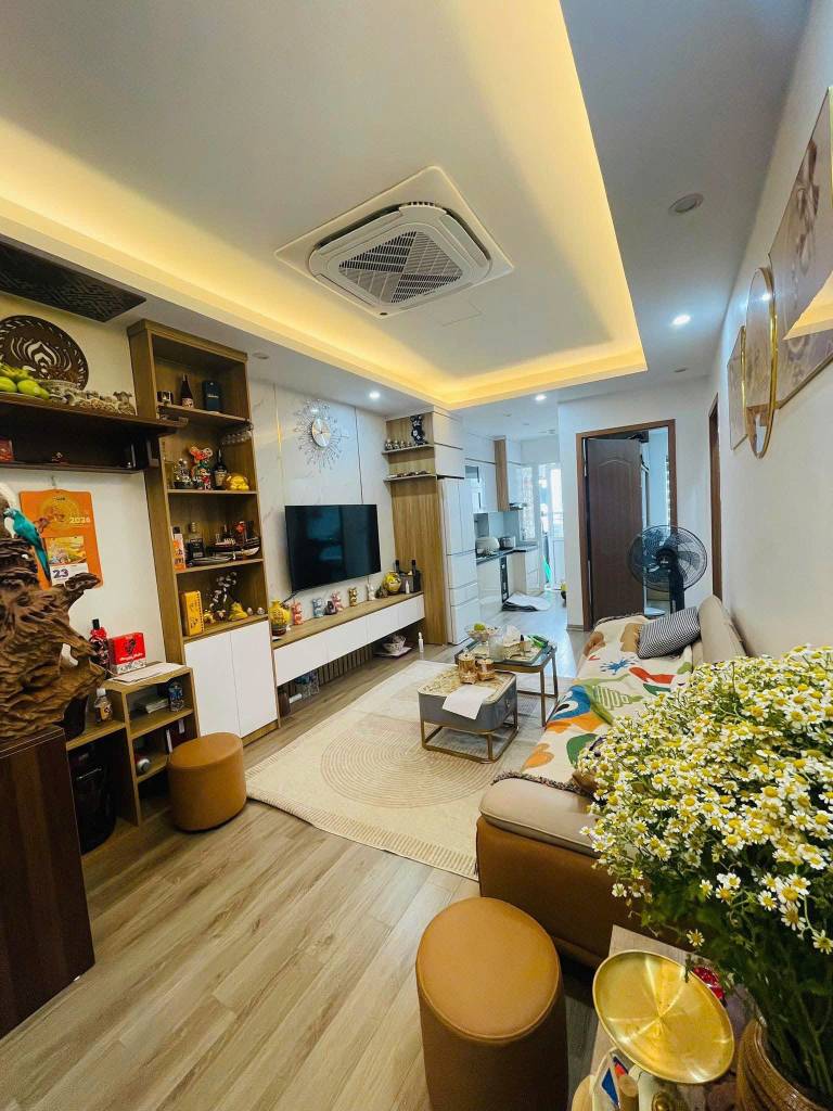 Hiếm, chủ bán căn góc Chung cư Nam Trung Yên, 59m2 2PN 2WC, ban công Đông Nam, nội thất đẹp