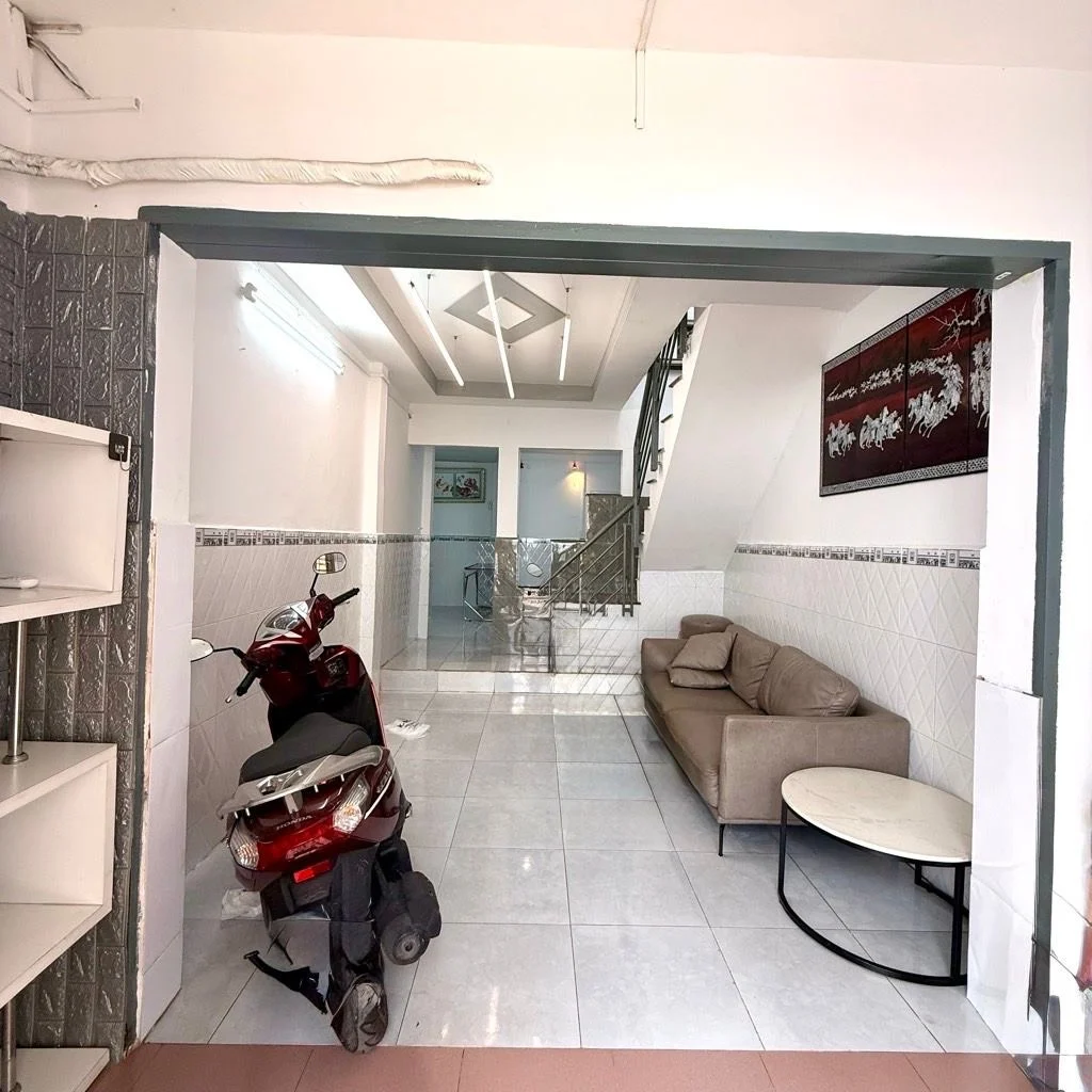 Nhà 2 tầng Quận 7, kề Vincom Trần Trọng Cun, ngang 5m, dt 50m2, cách HXH 40m
