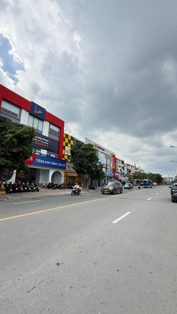Bán nhà mặt tiền đường số 17A, đối diện Aeon Mall Bình Tân, 100m2 ngang 5x20m 4 tầng, vị trí đẹp