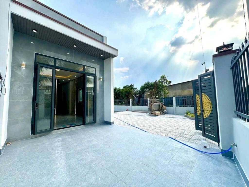 Bán nhà vườn đẹp mới xây có sân vườn, chòi thủy tạ xã Phước Lợi dt 462m2 (200m2 thổ) giá 2,8 tỷ