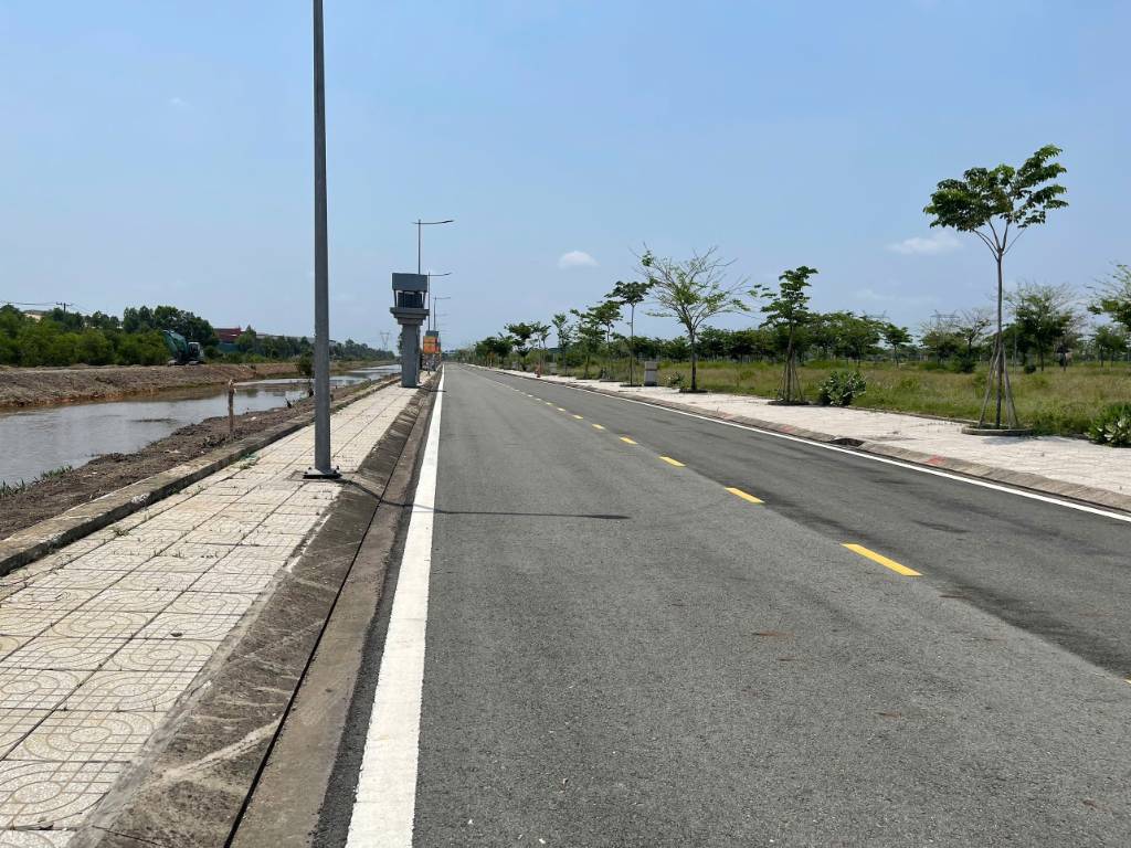 Bán đất ngay dãy shophouse tại Ora Park, sát bên Vinhomes Hóc Môn, đón hạ tầng khu Tây
