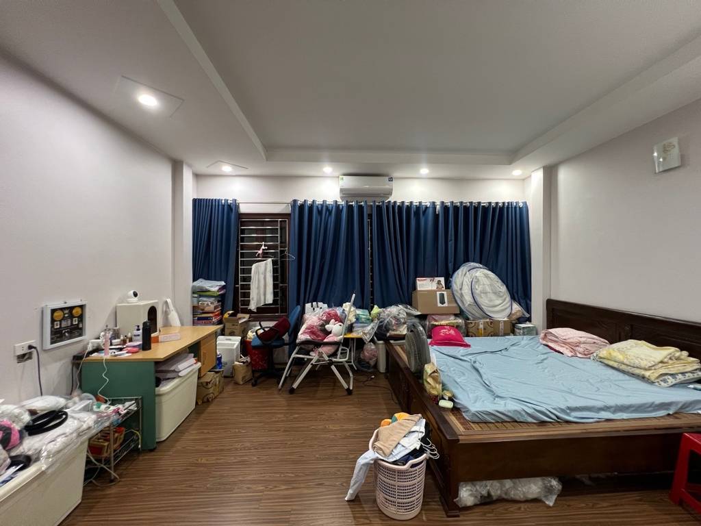 Bán nhà đường Giáp Bát, Hoàng Mai, mặt tiền rộng vuông, dt 38m2, giá 8.7 tỷ