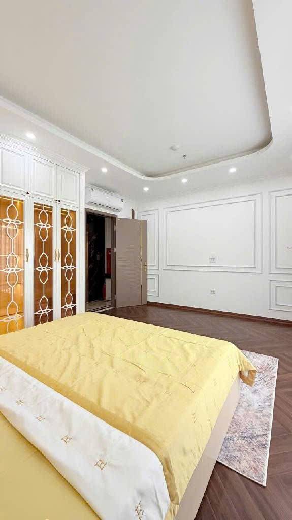 Bán nhà mặt phố Đại La Hai Bà Trưng, dt 40m2 7 tầng thang máy, giá 28.6 tỷ