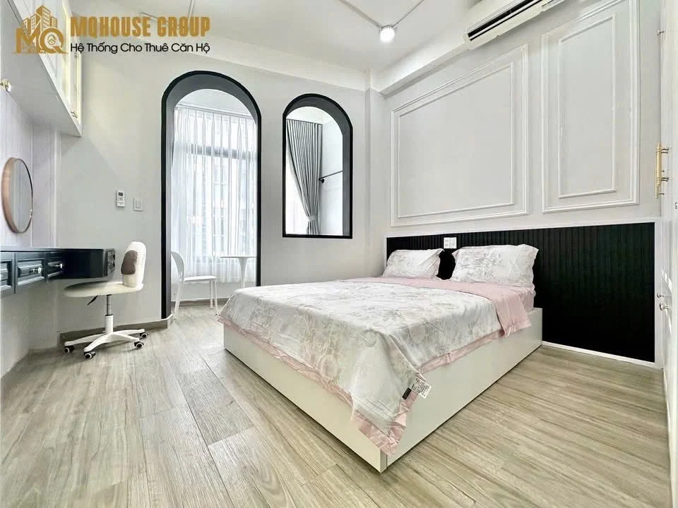 Căn hộ tone trắng sang chảnh sát Ngã Tư Hàng Xanh, gần Quận 1