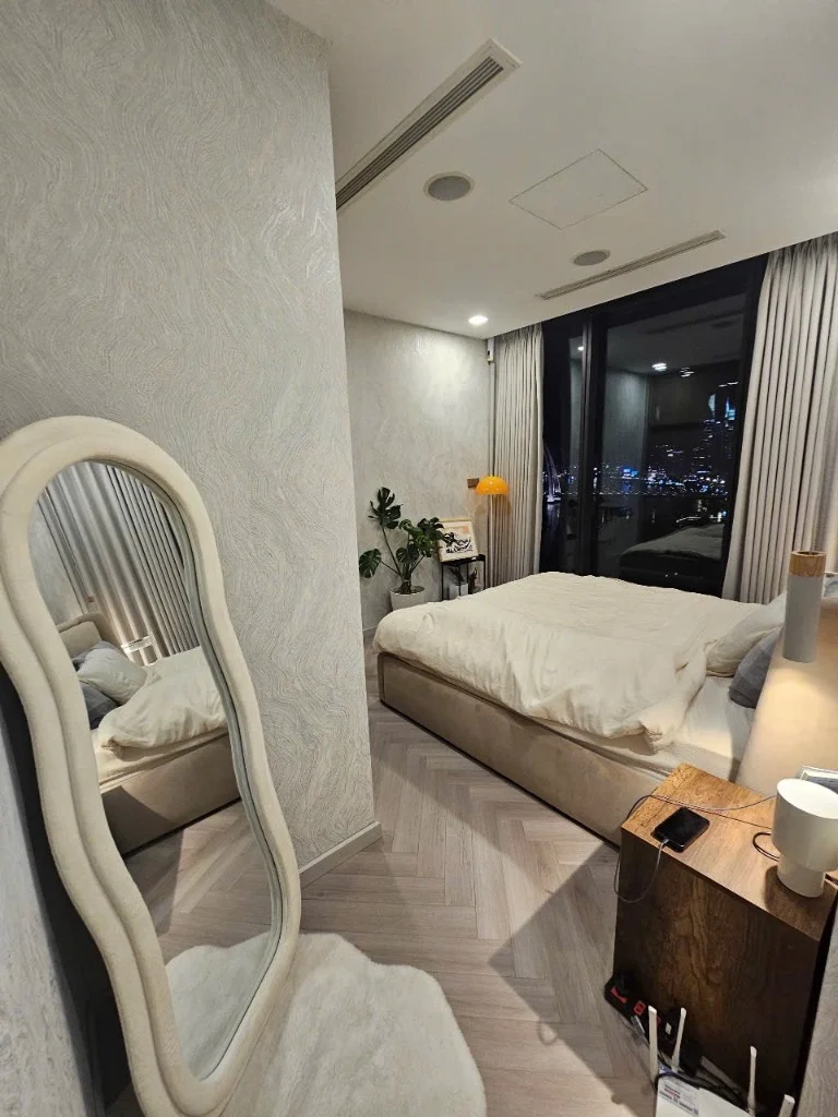 Okevip hiện đang mở 68m2 Vinhomes Golden River Ba Son, Quận 1 - Đầy đủ nội thất