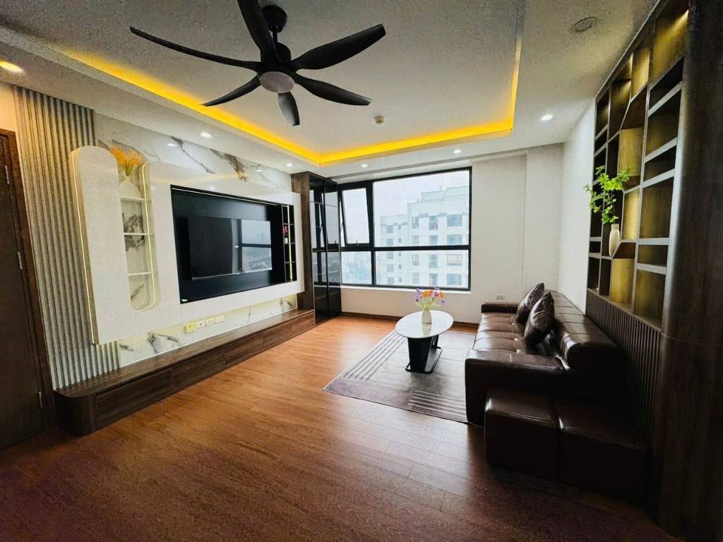 Bán căn hộ 3 ngủ chính chủ hơn 100m2 tại CT2 Bắc Linh Đàm, view hồ Linh Đàm - hồ Định Công