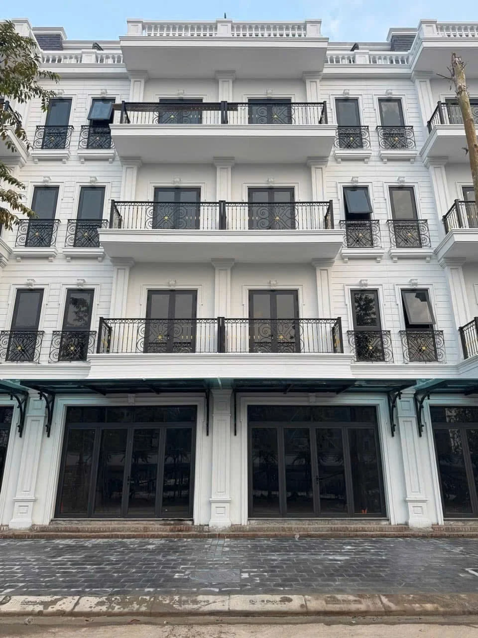 Cần bán nhà biệt thự liền kề tại Vaquarius Văn Giang 136m2 phong cách Địa Trung Hải độc đáo