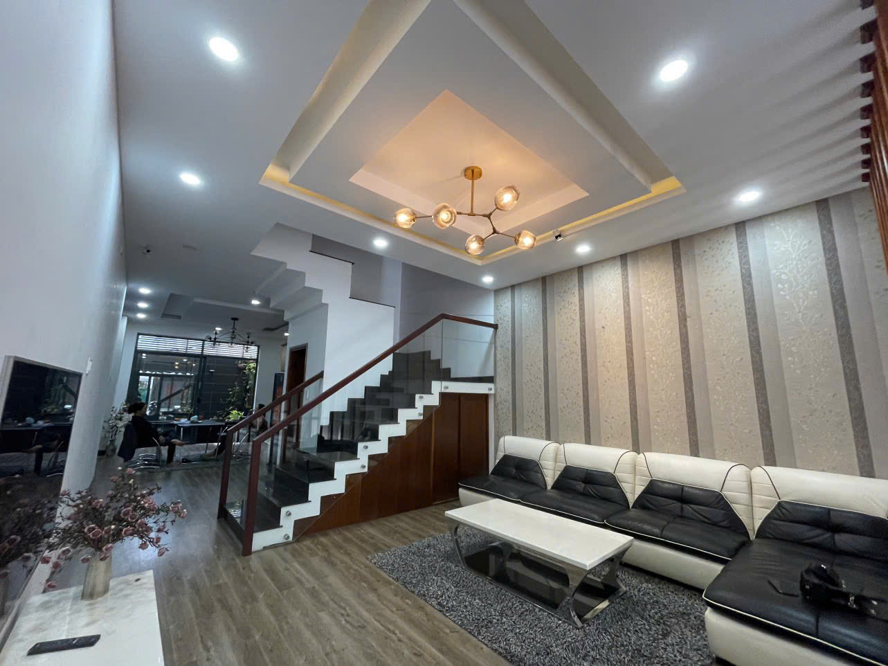 Hàng hiếm Tối thời điểm hiện tại trang chủ okvip có bao nhiều trang thành viên được hiện thị trên trang chủ nhà mặt tiền khu đô thị đường a2 tên mới văn tiến dũng , nhà 1 trệt 3 lầu giá